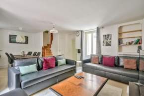 Stunning house with garden 1 minute from the metro